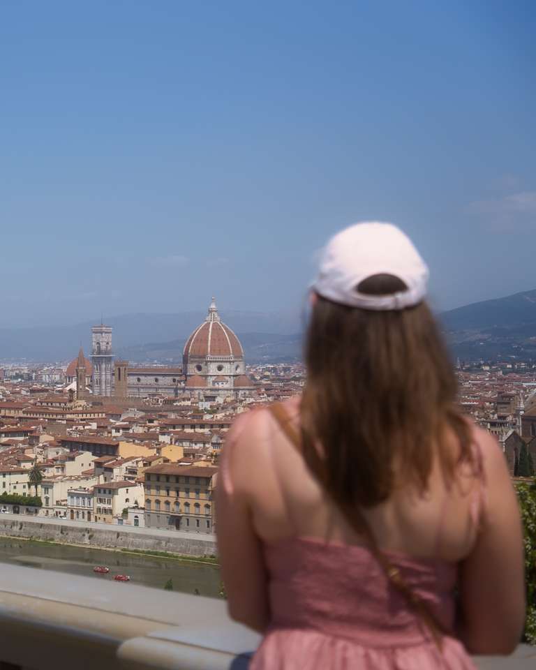 Blick auf den Dom Santa Maria del Fiore und die Altstadt von Florenz.