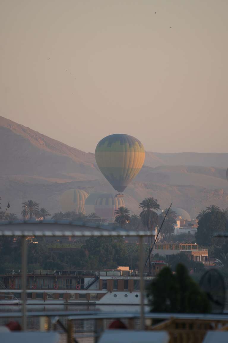 Ballonfahren mit Blick auf das Tal der Könige
